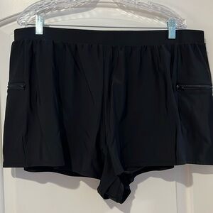 Coastal Cove Black Swim Short with Panty Side Zipper Pockets. Size 18W